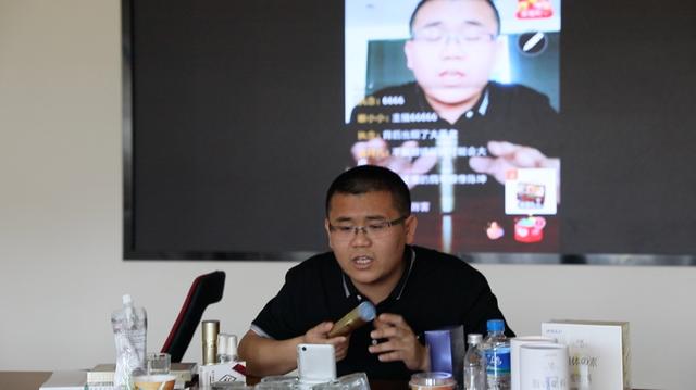 云南农大校长号召3万师生“直播家乡，助农扶贫”